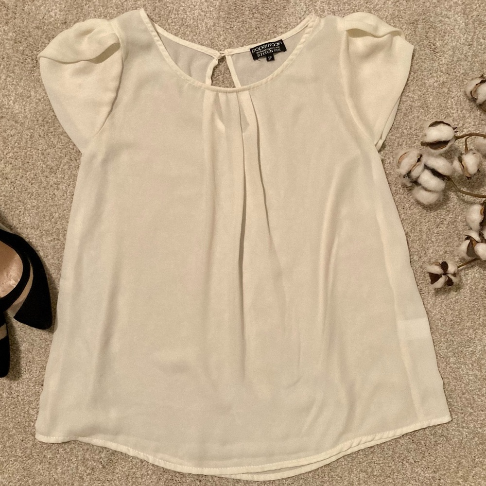 Women’s Petite Small Short-sleeve Blouse